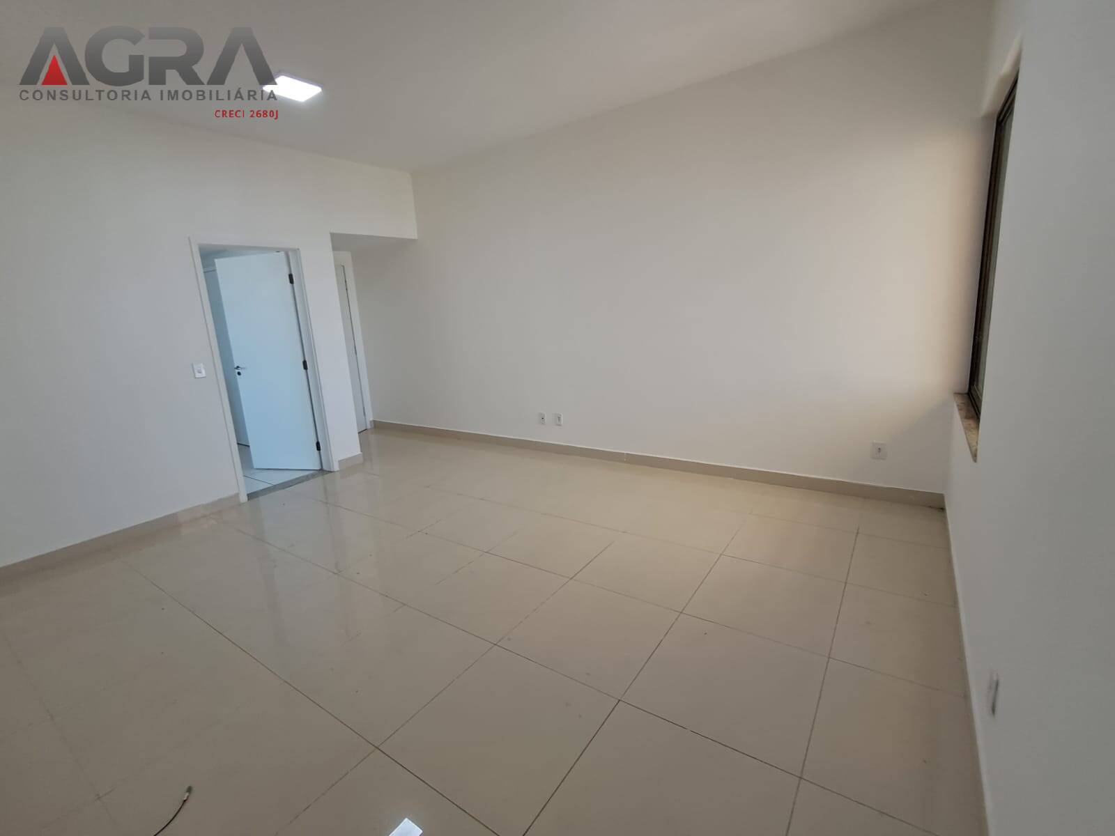 Apartamento para alugar com 3 quartos, 90m² - Foto 3